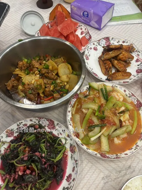 50块钱成本的晚饭，2大一小。。。赚不到钱就煮饭。。 - 线报酷